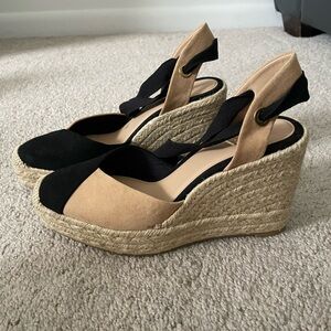 zara shoes never worn. super comfortable. beautiful for any occasion